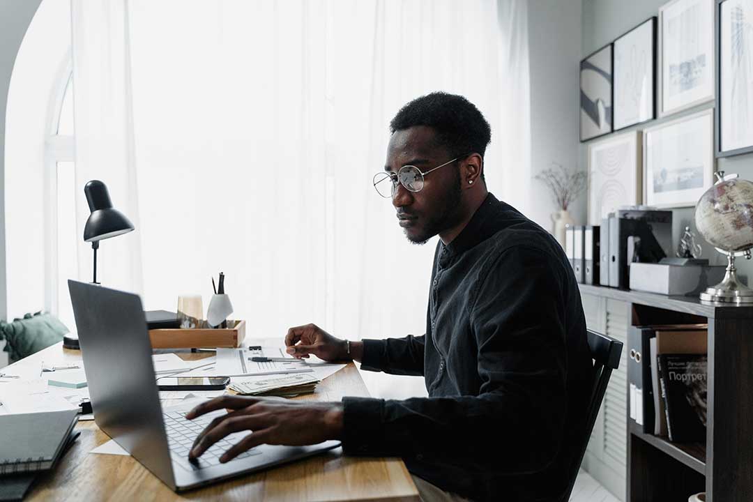 O que é API, como funciona, tipos e vantagens de integração com sistemas de dados