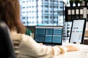 Da obrigação à vantagem competitiva: como estruturar um programa de PLD eficaz e estratégico