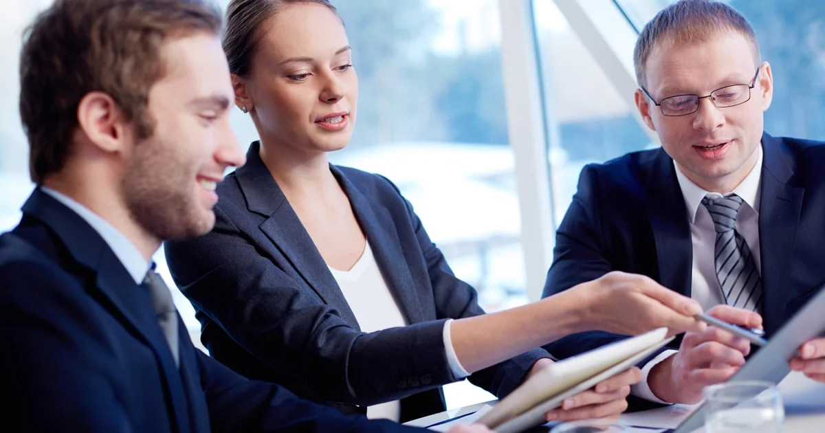 KYE em fintechs e bancos: gestão de riscos de colaboradores e prevenção a fraudes internas no setor financeiro